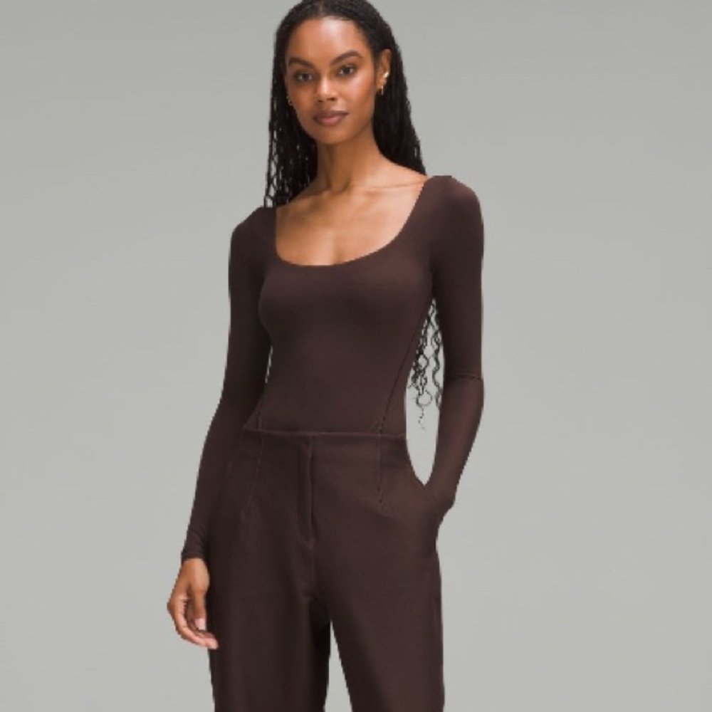 lululemon athletica Women's Long Sleeve Scoop Neck Top - Dark Brown